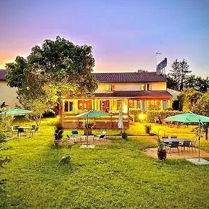 au-mont-brouilly.hotels-rhonealpes.com/