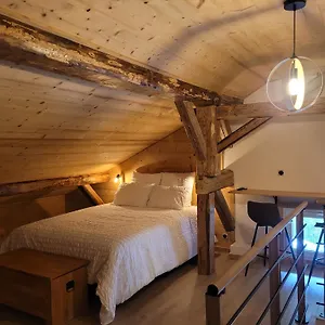 chalet-lisa.hotels-rhonealpes.com/