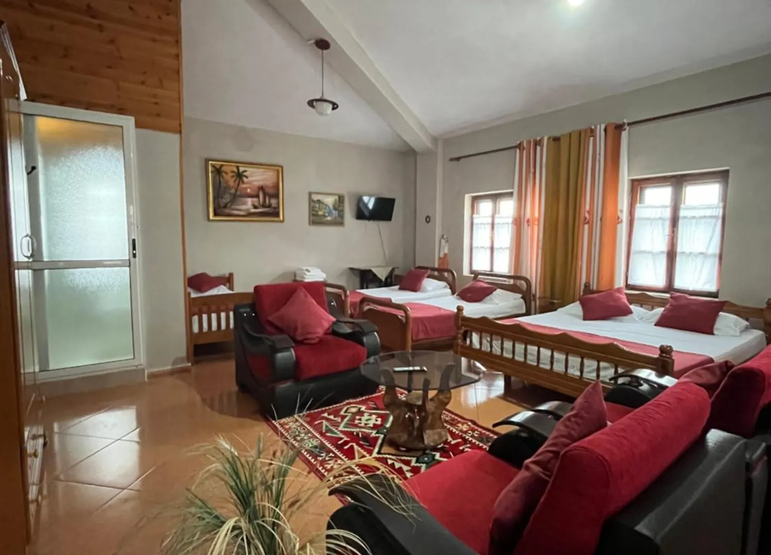 Rooms Emiliano Castle Of Kruja 2*, Krujë